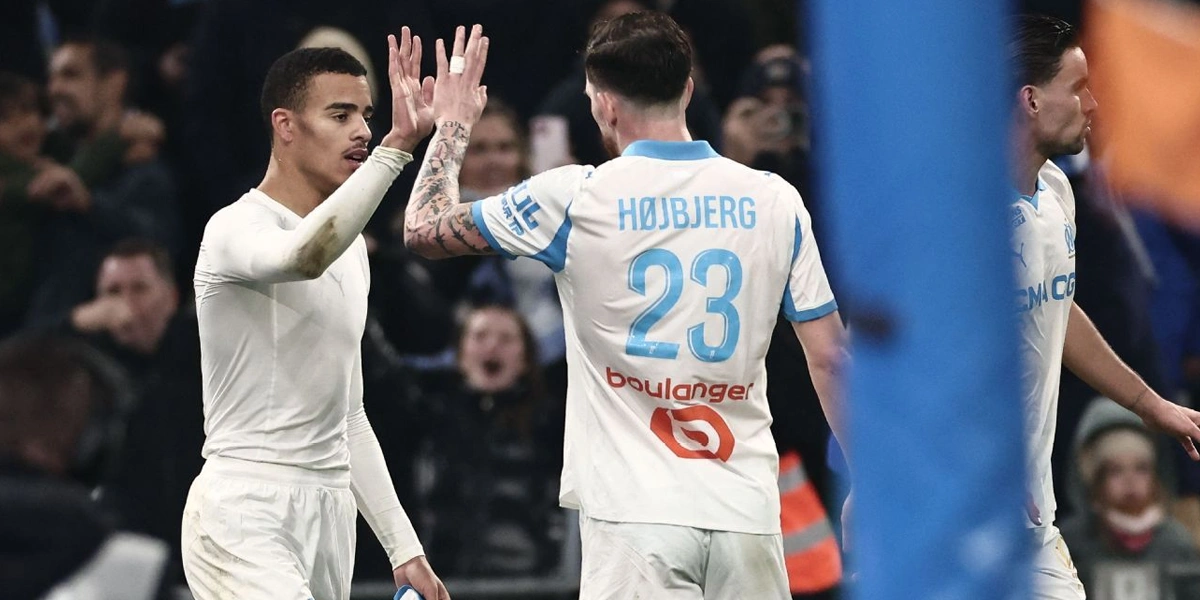 Peran-Greenwood-dan-Konsistensinya